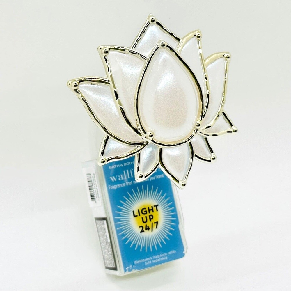Pearl White Lotus Flower Bath & Body Works Wallflowers Home Fragrance Diffuser - Picture 5 of 7